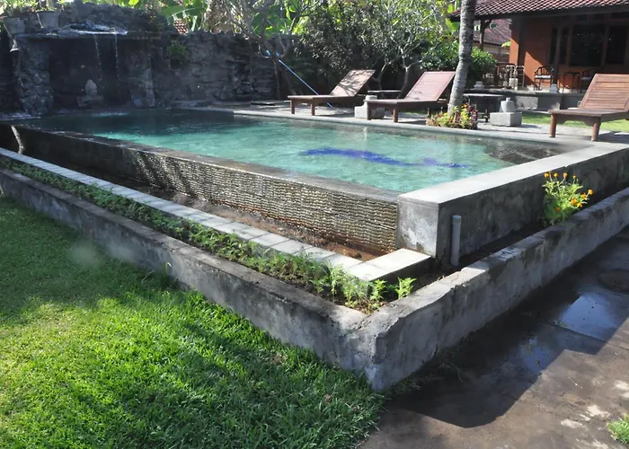 ゲストハウス Bali Sea View ロヴィーナ